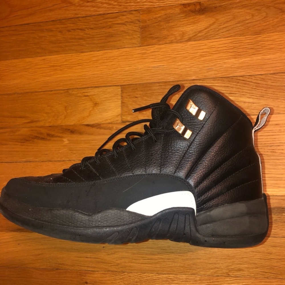 Jordan 12 - Picture 2 of 4